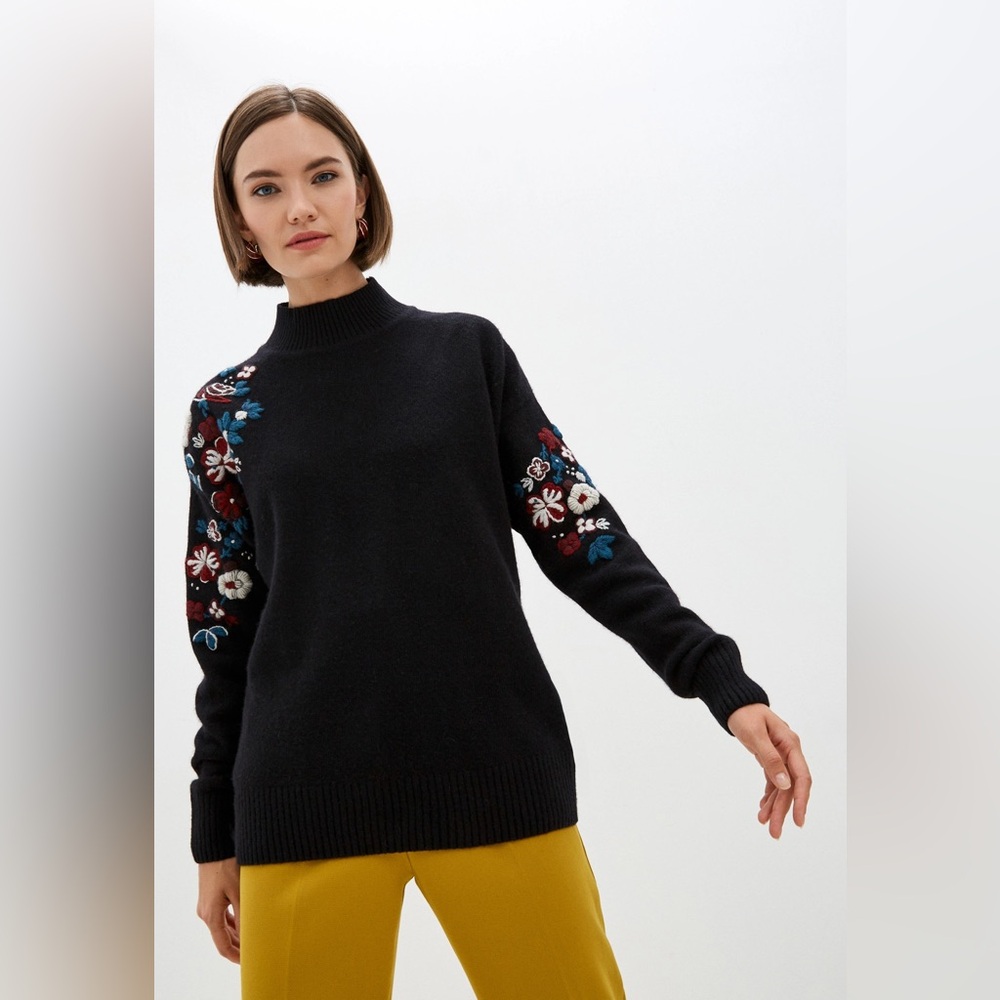 French Connection Tilda Embroidery Mock Neck Sweater Size‎  Small
